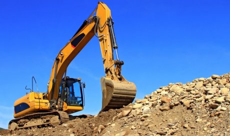 Terrassement de terrain en pente pour construction de maison Le Morvan